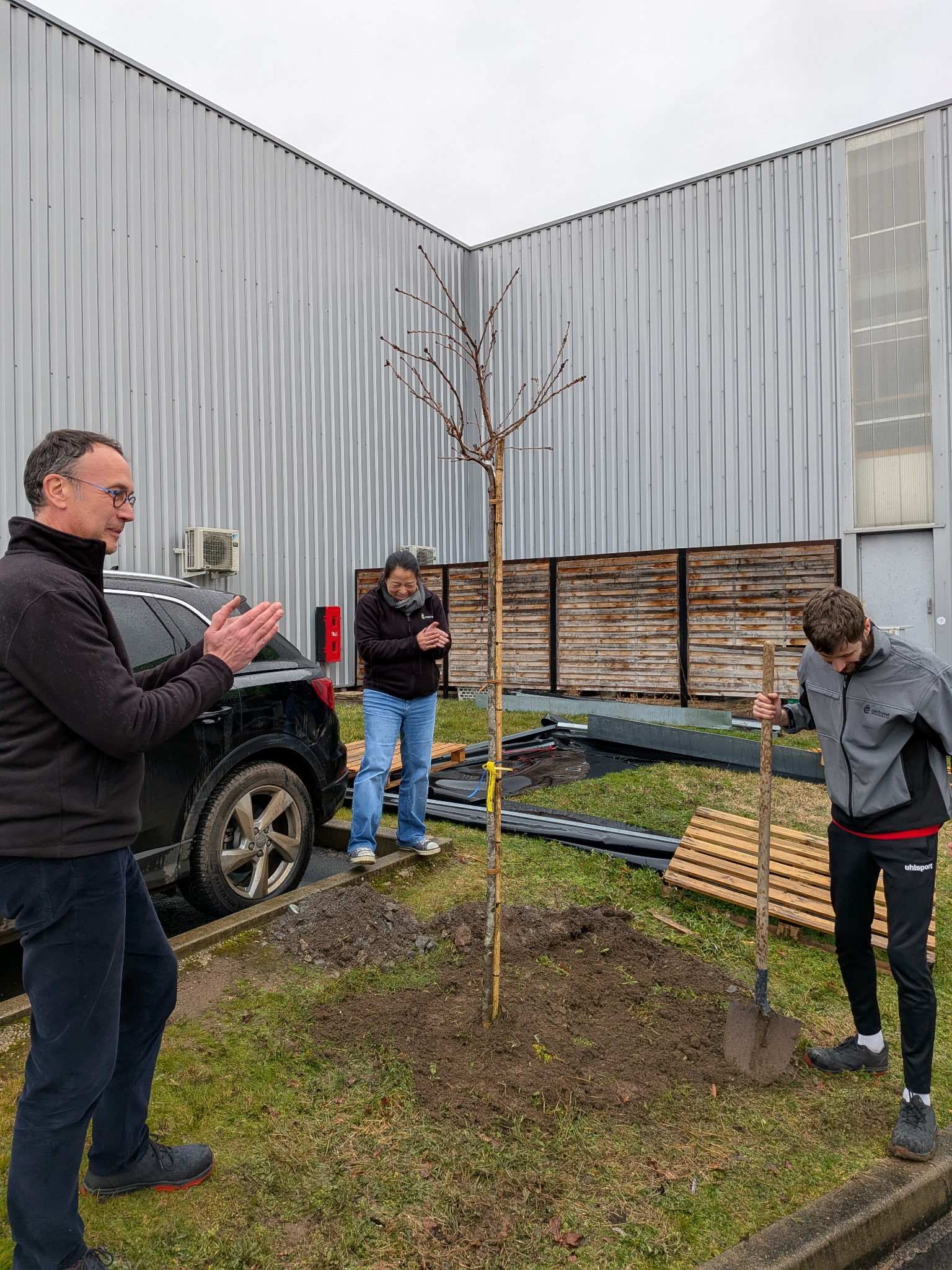 Plantation de l'arbre à Centravet Lapalisse - RSE